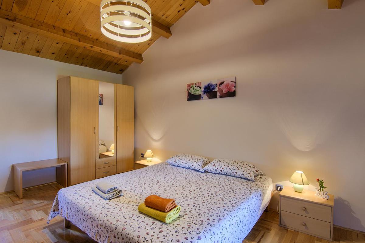 Holiday Home Kukurin Bale Eksteriør bilde