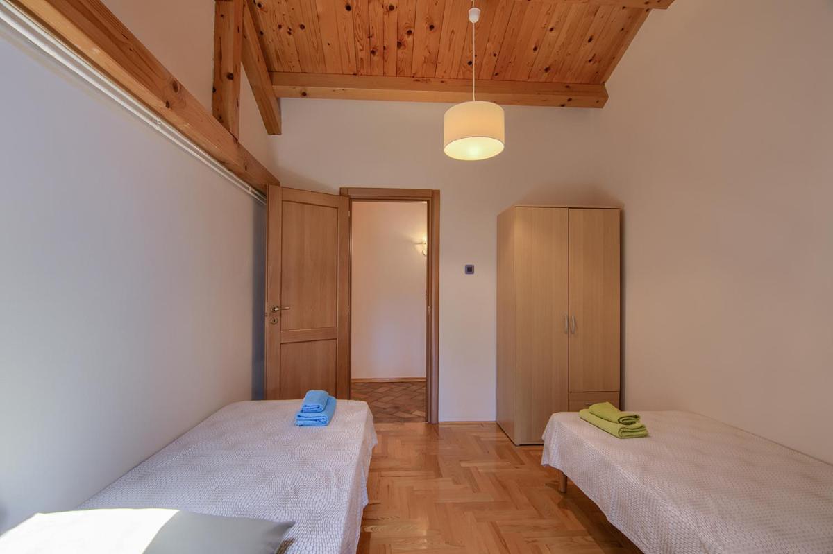 Holiday Home Kukurin Bale Eksteriør bilde